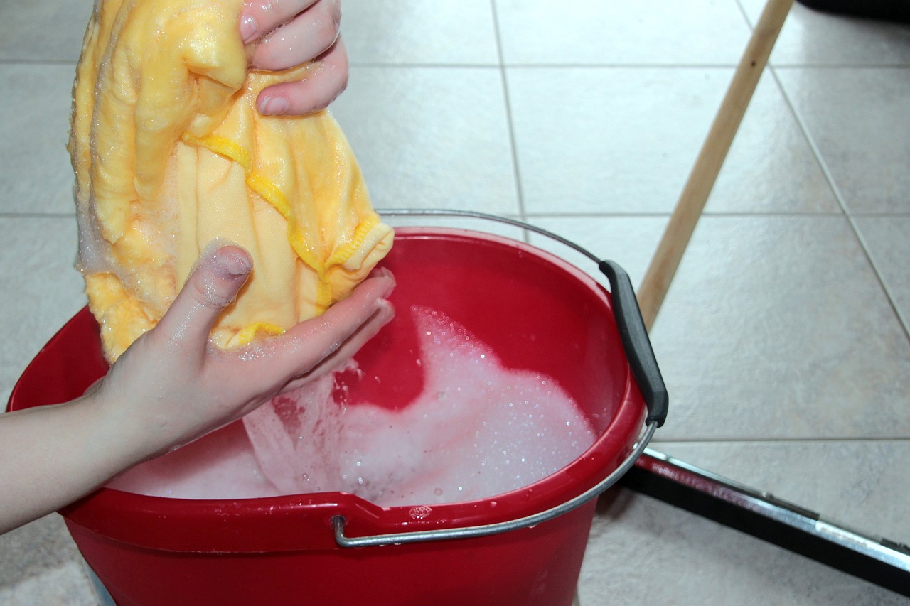 How to Make Your Own Natural Cleaning Wipes